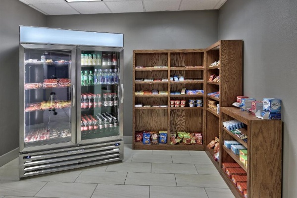 Holiday Inn Express & Suites Portales image 13